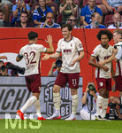 30.08.2026, Fussball Bundesliga 2026/2027, 1.Spieltag, FC Augsburg - FC Schalke 04, in der WWK-Arena Augsburg, Torjubel Michael Gregoritsch (FC Augsburg), mit Fabian Rieder (FC Augsburg), 