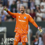 30.08.2026, Fussball Bundesliga 2026/2027, 1.Spieltag, FC Augsburg - FC Schalke 04, in der WWK-Arena Augsburg, Torwart Loris Karius (FC Schalke 04) in Rage.