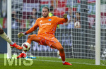 30.08.2026, Fussball Bundesliga 2026/2027, 1.Spieltag, FC Augsburg - FC Schalke 04, in der WWK-Arena Augsburg, Torwart Loris Karius (FC Schalke 04) 