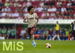 30.08.2026, Fussball Bundesliga 2026/2027, 1.Spieltag, FC Augsburg - FC Schalke 04, in der WWK-Arena Augsburg, Han-Noah Massengo (FC Augsburg) am Ball 