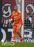 30.08.2026, Fussball Bundesliga 2026/2027, 1.Spieltag, FC Augsburg - FC Schalke 04, in der WWK-Arena Augsburg, Torwart Loris Karius (FC Schalke 04) mit dem Ball.