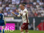 30.08.2026, Fussball Bundesliga 2026/2027, 1.Spieltag, FC Augsburg - FC Schalke 04, in der WWK-Arena Augsburg, Marius Wolf (FC Augsburg) unzufrieden.