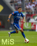 30.08.2026, Fussball Bundesliga 2026/2027, 1.Spieltag, FC Augsburg - FC Schalke 04, in der WWK-Arena Augsburg, Dejan Ljubicic (Schalke) am Ball 