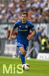 30.08.2026, Fussball Bundesliga 2026/2027, 1.Spieltag, FC Augsburg - FC Schalke 04, in der WWK-Arena Augsburg, Ron Schallenberg (FC Schalke 04) am Ball 