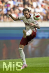 30.08.2026, Fussball Bundesliga 2026/2027, 1.Spieltag, FC Augsburg - FC Schalke 04, in der WWK-Arena Augsburg, Calvin Brackelmann (FC Augsburg) am Ball 