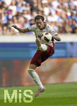 30.08.2026, Fussball Bundesliga 2026/2027, 1.Spieltag, FC Augsburg - FC Schalke 04, in der WWK-Arena Augsburg, Calvin Brackelmann (FC Augsburg) am Ball  