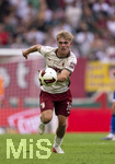 30.08.2026, Fussball Bundesliga 2026/2027, 1.Spieltag, FC Augsburg - FC Schalke 04, in der WWK-Arena Augsburg,  Hennes Behrens (FC Augsburg) am Ball 