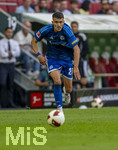 30.08.2026, Fussball Bundesliga 2026/2027, 1.Spieltag, FC Augsburg - FC Schalke 04, in der WWK-Arena Augsburg, Dejan Ljubicic (Schalke) am Ball 