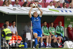 30.08.2026, Fussball Bundesliga 2026/2027, 1.Spieltag, FC Augsburg - FC Schalke 04, in der WWK-Arena Augsburg, Timo Becker (FC Schalke 04) bei seinem weiten Einwurf.