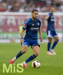 30.08.2026, Fussball Bundesliga 2026/2027, 1.Spieltag, FC Augsburg - FC Schalke 04, in der WWK-Arena Augsburg, Adil Aouchiche (FC Schalke 04) am Ball 
