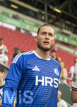 30.08.2026, Fussball Bundesliga 2026/2027, 1.Spieltag, FC Augsburg - FC Schalke 04, in der WWK-Arena Augsburg, Torwart Loris Karius (FC Schalke 04) kommt zum Aufwärmen