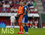 30.08.2026, Fussball Bundesliga 2026/2027, 1.Spieltag, FC Augsburg - FC Schalke 04, in der WWK-Arena Augsburg, Nach dem Spiel, Torwart Loris Karius (FC Schalke 04), Timo Becker (FC Schalke 04) nachdenklich 