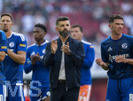 30.08.2026, Fussball Bundesliga 2026/2027, 1.Spieltag, FC Augsburg - FC Schalke 04, in der WWK-Arena Augsburg, Nach dem Spiel, Trainer Miron Muslic (FC Schalke 04) nachdenklich 