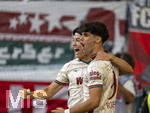 30.08.2026, Fussball Bundesliga 2026/2027, 1.Spieltag, FC Augsburg - FC Schalke 04, in der WWK-Arena Augsburg, Torjubel v.li: Young-woo Seol (FC Augsburg), Rodrigo Ribeiro (FC Augsburg),  