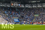 30.08.2026, Fussball Bundesliga 2026/2027, 1.Spieltag, FC Augsburg - FC Schalke 04, in der WWK-Arena Augsburg, Fans von Schalke sind in großer Zahl angereist und bevölkern nahezu die halben Tribünen im Stadion, 