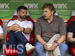 30.08.2026, Fussball Bundesliga 2026/2027, 1.Spieltag, FC Augsburg - FC Schalke 04, in der WWK-Arena Augsburg, v.li: Trainer Miron Muslic (FC Schalke 04), Sportdirektor Youri Mulder (FC Schalke 04, Direktor Profifussball), 