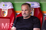 30.08.2026, Fussball Bundesliga 2026/2027, 1.Spieltag, FC Augsburg - FC Schalke 04, in der WWK-Arena Augsburg, Trainer Manuel Baum (FC Augsburg) nachdenklich 
