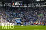30.08.2026, Fussball Bundesliga 2026/2027, 1.Spieltag, FC Augsburg - FC Schalke 04, in der WWK-Arena Augsburg, Fans von Schalke sind in großer Zahl angereist und bevölkern nahezu die halben Tribünen im Stadion, 
