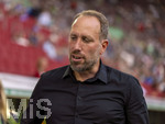 30.08.2026, Fussball Bundesliga 2026/2027, 1.Spieltag, FC Augsburg - FC Schalke 04, in der WWK-Arena Augsburg, Geschäftsführer Michael Ströll (FC Augsburg) nachdenklich 