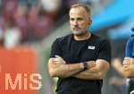 30.08.2026, Fussball Bundesliga 2026/2027, 1.Spieltag, FC Augsburg - FC Schalke 04, in der WWK-Arena Augsburg, Trainer Manuel Baum (FC Augsburg) nachdenklich 