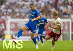 30.08.2026, Fussball Bundesliga 2026/2027, 1.Spieltag, FC Augsburg - FC Schalke 04, in der WWK-Arena Augsburg, li: Edin Dzeko (Schalke 04), re; Hennes Behrens (FC Augsburg) 