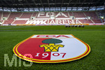 30.08.2026, Fussball Bundesliga 2026/2027, 1.Spieltag, FC Augsburg - FC Schalke 04, in der WWK-Arena Augsburg, FCA-Vereinswappen liegt als Teppich vor dem Spielfeld aus. 