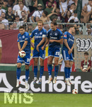 30.08.2026, Fussball Bundesliga 2026/2027, 1.Spieltag, FC Augsburg - FC Schalke 04, in der WWK-Arena Augsburg, Schalker Mauer mit Maximilian Wöber (FC Schalke 04), Timo Becker (FC Schalke 04), Nikola Katic (FC Schalke 04), 