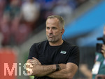 30.08.2026, Fussball Bundesliga 2026/2027, 1.Spieltag, FC Augsburg - FC Schalke 04, in der WWK-Arena Augsburg, Trainer Manuel Baum (FC Augsburg) nachdenklich 