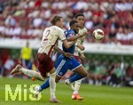 30.08.2026, Fussball Bundesliga 2026/2027, 1.Spieltag, FC Augsburg - FC Schalke 04, in der WWK-Arena Augsburg, v.li: Calvin Brackelmann (FC Augsburg), Moussa Sylla (FC Schalke 04), 