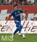 30.08.2026, Fussball Bundesliga 2026/2027, 1.Spieltag, FC Augsburg - FC Schalke 04, in der WWK-Arena Augsburg, Soufiane El-Faouzi (FC Schalke 04) am Ball 