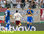 30.08.2026, Fussball Bundesliga 2026/2027, 1.Spieltag, FC Augsburg - FC Schalke 04, in der WWK-Arena Augsburg, re: Dejan Ljubicic (Schalke) nachdenklich nach dem Gegentor.
