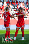 06.09.2026, München, Deutschland. Google Pixel Frauen-Bundesliga: FC Bayern München Frauen gegen SC Freiburg Frauen am FC Bayern Campus. Klara Bühl (FC Bayern Frauen), Lena Oberdorf (FC Bayern Frauen) jubeln.