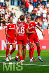 06.09.2026, München, Deutschland. Google Pixel Frauen-Bundesliga: FC Bayern München Frauen gegen SC Freiburg Frauen am FC Bayern Campus. Giulia Gwinn (FC Bayern Frauen) und Momoko Tanikawa (FC Bayern Frauen) jubeln.