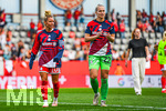 06.09.2026, München, Deutschland. Google Pixel Frauen-Bundesliga: FC Bayern München Frauen gegen SC Freiburg Frauen am FC Bayern Campus. Linda Dallmann (FC Bayern Frauen), Regina van Eijk (FC Bayern Frauen)