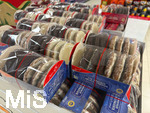 09.09.2026, Weihnachts-Produkte in einem Supermarkt im Allgäu im September, Lebkuchen sind immer die ersten Vorboten im Supermarkt auf das noch ferne Weihnachtsfest.
