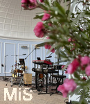 07.09.2026, Bad Wörishofen, In der Kurmuschel am Platz vor dem Kurhaus findet ein Freiluft-Konzert statt. Die regional bekannte Rockband Rock-Fun gibt ein Konzert. Der Name ist Programm: Rock Fun nennt sich das Bandprojekt der musikalischen Urgesteine Klaus-Jürgen Herrmannsdörfer, Franz Blochum, Oliver Grimm und Andreas Henser.  Die Instrumente stehen schon bereit.  