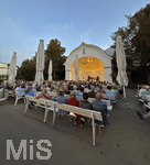 07.09.2026, Bad Wörishofen, In der Kurmuschel am Platz vor dem Kurhaus findet ein Freiluft-Konzert statt. Die regional bekannte Rockband Rock-Fun gibt ein Konzert. Viele Hundert Besucher und Musikfans lauschen den Musikern. Der Name ist Programm: Rock Fun nennt sich das Bandprojekt der musikalischen Urgesteine Klaus-Jürgen Herrmannsdörfer (Am Keyboard), Franz Blochum, Oliver Grimm und Andreas Henser.  