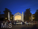 07.09.2026, Bad Wörishofen, In der Kurmuschel am Platz vor dem Kurhaus findet ein Freiluft-Konzert statt. Die regional bekannte Rockband Rock-Fun gibt ein Konzert. Viele Hundert Besucher und Musikfans lauschen den Musikern. Der Name ist Programm: Rock Fun nennt sich das Bandprojekt der musikalischen Urgesteine Klaus-Jürgen Herrmannsdörfer (Am Keyboard), Franz Blochum, Oliver Grimm und Andreas Henser.   