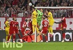10.09.2026, Fussball UEFA Championsleague 2026/2027: 1.Spieltag,  FC Bayern München - FK Bodo/Glimt, in der Allianz-Arena München, Torwart Manuel Neuer (FC Bayern München) wehrt den Ball ab.
  

