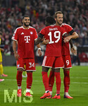 10.09.2026, Fussball UEFA Championsleague 2026/2027: 1.Spieltag,  FC Bayern München - FK Bodo/Glimt, in der Allianz-Arena München, 
  v.l. Ismael Saibari (FC Bayern München), Alphonso Davies (FC Bayern München) und Harry Kane (FC Bayern München) jubeln

