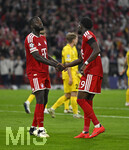 10.09.2026, Fussball UEFA Championsleague 2026/2027: 1.Spieltag,  FC Bayern München - FK Bodo/Glimt, in der Allianz-Arena München,v.l.  Ismael Saibari (FC Bayern München) gratuliert Alphonso Davies (FC Bayern München) 
  

