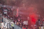 12.09.2026, Fussball Bundesliga 2026/2027, 3.Spieltag, FC Augsburg - Bayer Leverkusen, in der WWK-Arena Augsburg, Rauchbomben im Block der Leverkusener Fans 


