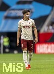12.09.2026, Fussball Bundesliga 2026/2027, 3.Spieltag, FC Augsburg - Bayer Leverkusen, in der WWK-Arena Augsburg, Fabian Rieder (FC Augsburg) wurde an einer blutenden Gesichtswunde behandelt und hat ein großes Pflaster daran.

