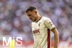 12.09.2026, Fussball Bundesliga 2026/2027, 3.Spieltag, FC Augsburg - Bayer Leverkusen, in der WWK-Arena Augsburg, Arijon Ibrahimovic (FC Augsburg) nachdenklich 

