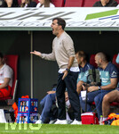 12.09.2026, Fussball Bundesliga 2026/2027, 3.Spieltag, FC Augsburg - Bayer Leverkusen, in der WWK-Arena Augsburg, Trainer Carles Martinez (Bayer Leverkusen) Torjubel 

