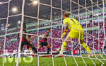 12.09.2026, Fussball Bundesliga 2026/2027, 3.Spieltag, FC Augsburg - Bayer Leverkusen, in der WWK-Arena Augsburg, Kopfball zum 2:1 Führungstreffer von Michael Gregoritsch (2.v. li, FC Augsburg), Torwart Mark Flekken (Leverkusen) ohne Chance.



