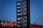 12.09.2026,  Türkheim in Bayern (Unterallgäu), Aktuelle Spritpreisanzeige an einer TOTALENERGIES-Tankstelle an der Autobahn A-96, Der Liter Diesel kostet 2,329 EURO 