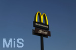 12.09.2026,  Türkheim in Bayern (Unterallgäu), MacDonalds-Restaurant an der Autobahn A-96, Werbeaufsteller mit dem goldenen M.