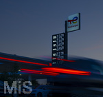 12.09.2026,  Türkheim in Bayern (Unterallgäu), Aktuelle Spritpreisanzeige an einer TOTALENERGIES-Tankstelle an der Autobahn A-96, Der Liter Diesel kostet 2,329 EURO 