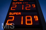 12.09.2026,  Bad Wörishofen in Bayern, Spritpreisanzeige an einer Freien V-Markt-Tankstelle in Bad Wörishofen (Unterallgäu), der Diesel kostet 2,27 Euro. Super-Benzin E10 2,12 Euro pro Liter. Super 2,18 EURO.     